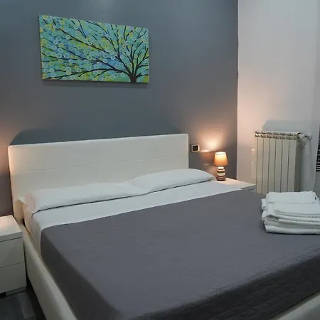 Ξενοδοχείο με διαμερίσματα Villa Flora Πομπηία