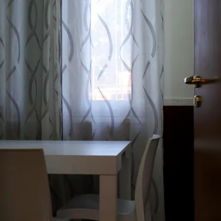 Apart-hotel Flora