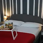 フローラ 3* ポンペイ