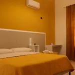 Flora بومبيي