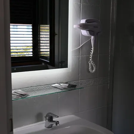 Flora Aparthotel 3*