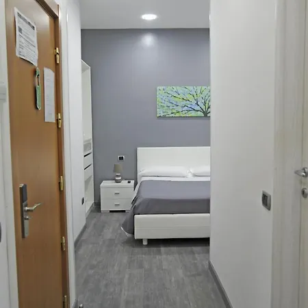 Ξενοδοχείο με διαμερίσματα Villa Flora